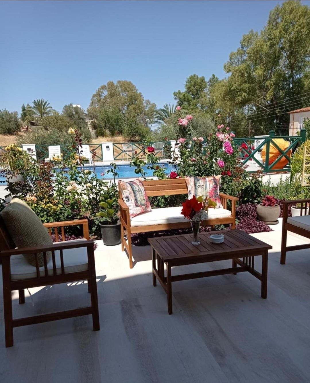 Dervise Mehmet Guest House Lefka  المظهر الخارجي الصورة